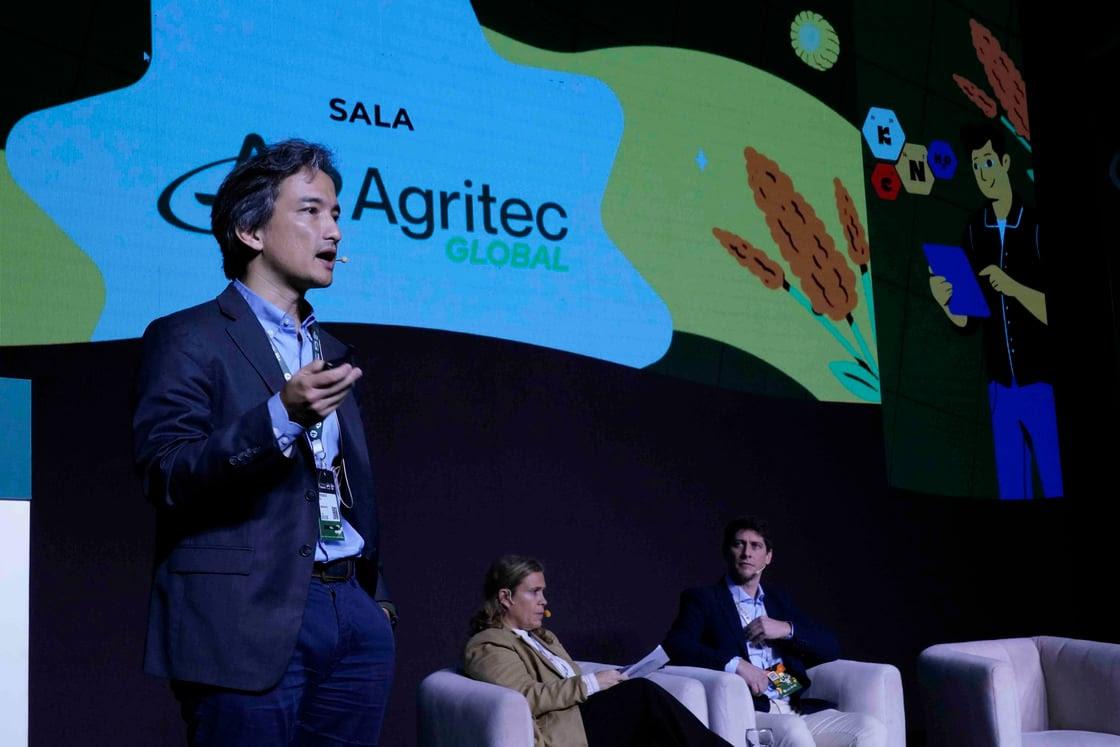 Our Co-founder Fernando Yu presenting on climate risk and parametric covers in Rosario, Argentina